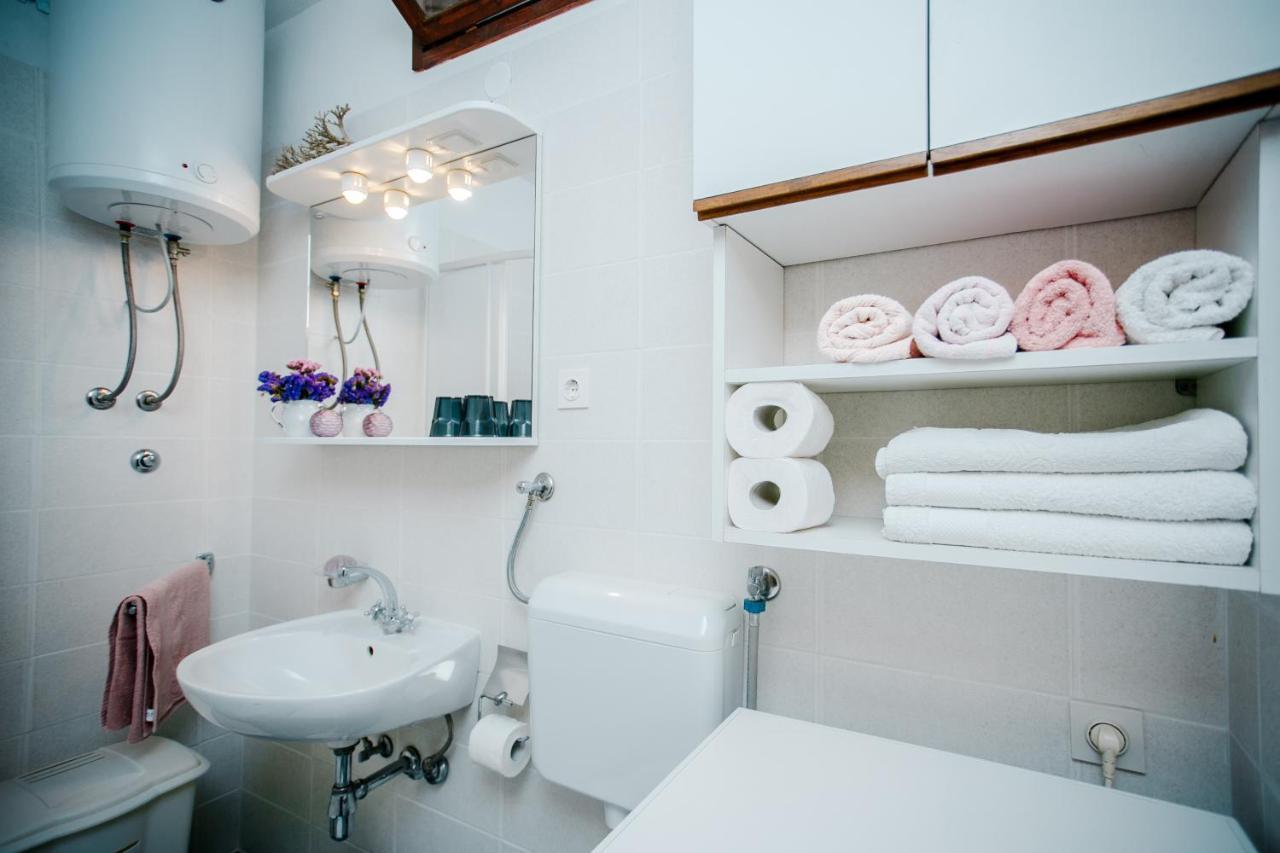 Apartman Uz More Вис Екстериор снимка